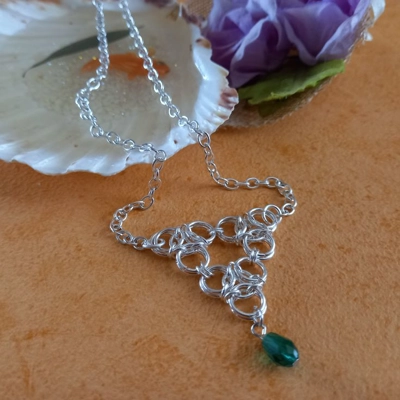 Chainmaille Aura Unit Necklace - Transparent Dark Green Chainmaille Aura Unit Necklace - Transparent Dark Green