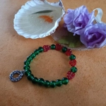 Christmas Stretch Bracelet with a Christmas Wreath Christmas Stretch Bracelet with a Christmas Wreath
