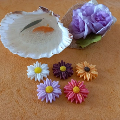 Daisy Fridge Magnets Set of 5 Daisy Fridge Magnets Set of 5