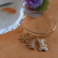 Expandable Christmas Bangle With 3 Charms - Snowflake, Christmas Tree, Christmas Stocking