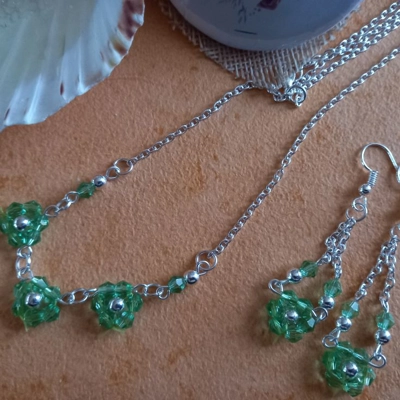 Flora Necklace & Earring Set - Green