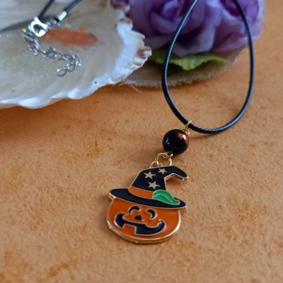 Halloween Necklace - Smiling Pumpkin Wearing a Witches Hat Halloween Necklace - Smiling Pumpkin Wearing a Witches Hat