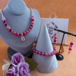 Laura Agate Necklace, Bracelet and Earrings Set - Fuschia Laura Agate Necklace, Bracelet and Earrings Set - Fuschia