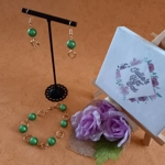 Mobius Miracle Bracelet and Earrings Set - Champagne & Green Mobius Miracle Bracelet and Earrings Set - Champagne & Green