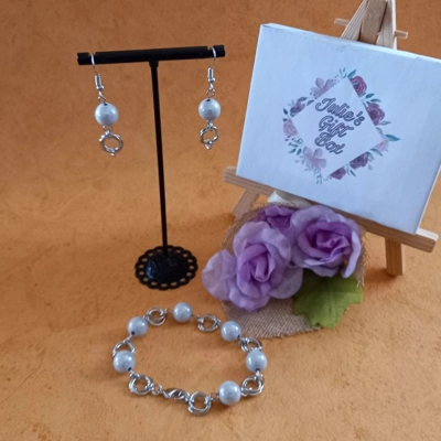 Mobius Miracle Stardust Bracelet and Earrings Set - Rhodium and White Mobius Miracle Stardust Bracelet and Earrings Set - Rhodium and White