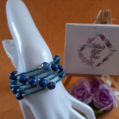 Zivia Memory Wire Bangle - Blue Marble Agate Zivia Memory Wire Bangle - Blue Marble Agate