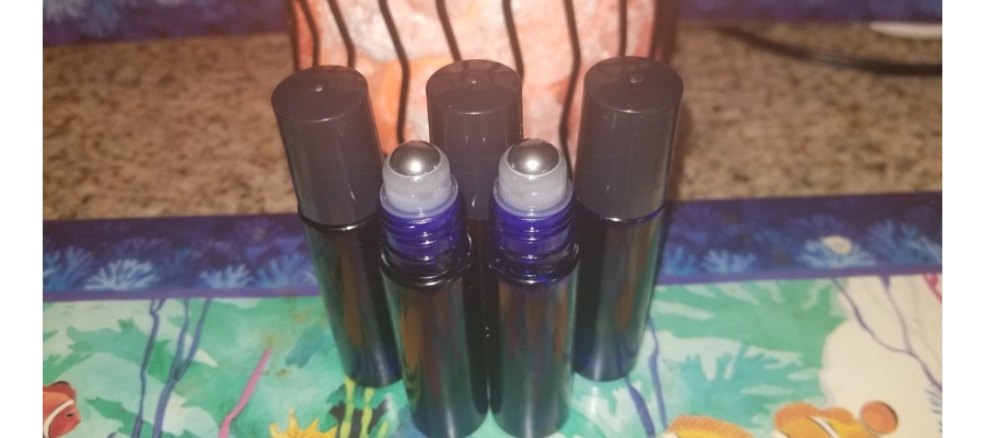 Frankincense Pain Relief from Insect Bites/Cuts - Roll On with Frankincense Resin Chunks Inside