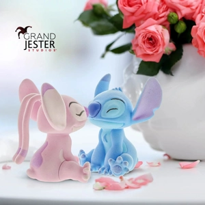 Stitch & Angel Kissing Figures