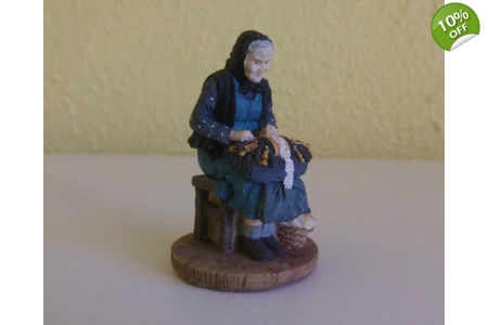 The Old Lady Figure 16mm Scale The Old Lady Figure 16mm Scale