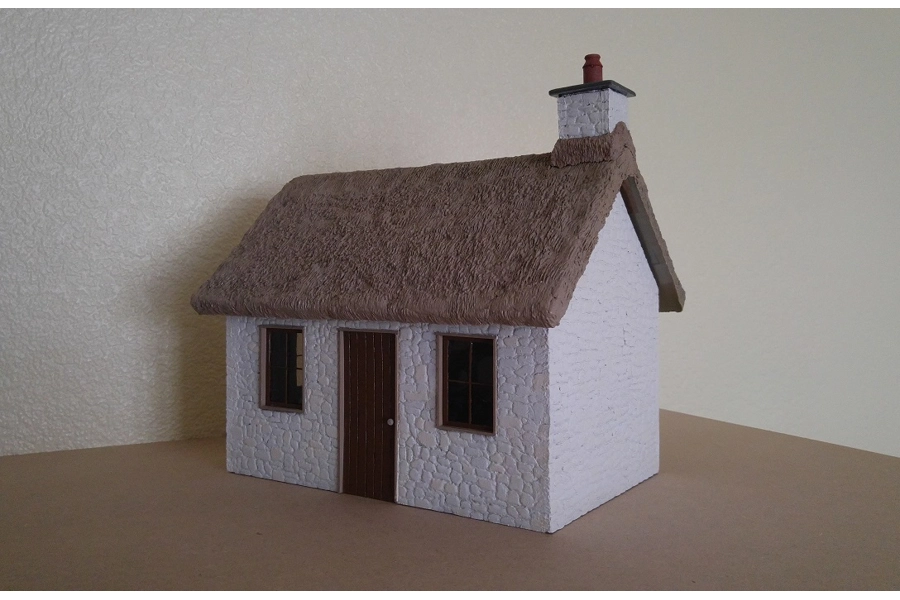 Thatched Roof Cottage 16mm Scale