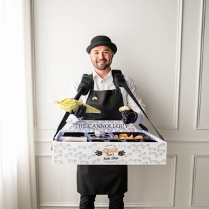 Cannoli Station / Strolling Cannoli Guy