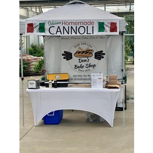 Cannoli Station / Strolling Cannoli Guy