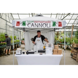 Cannoli Station / Strolling Cannoli Guy