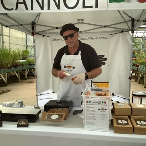 Cannoli Station / Strolling Cannoli Guy