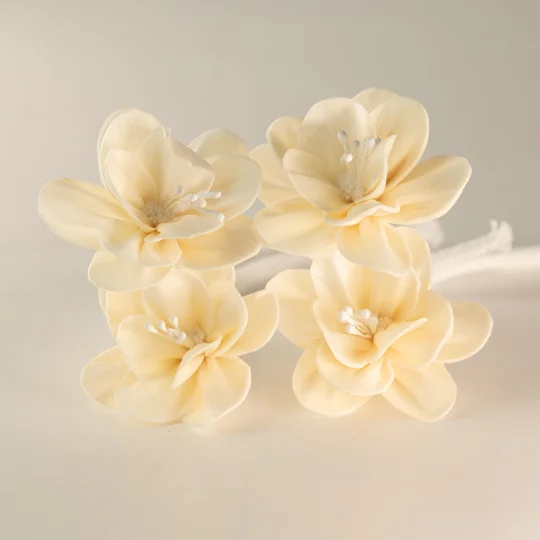 Natural Diffuser Flowers â€“ Small Lily on String