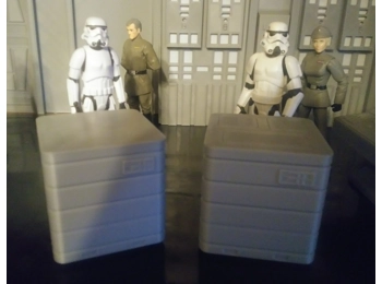 CARGO CRATES 2-PACK, 1:18 SCALE CARGO CRATES 2-PACK, 1:18 SCALE
