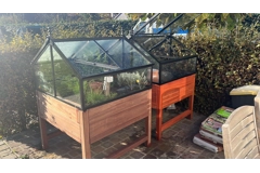 Moestuintafel met serre by Les Potagers de Thomas