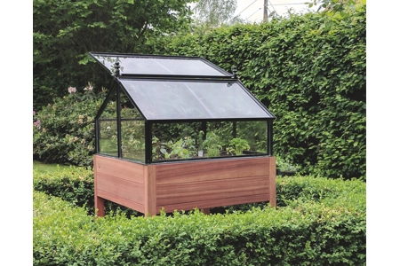 Moestuintafel met serre by L.. Moestuintafel met serre by L..