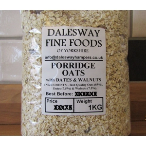 PORRIDGE OATS WITH DATES AND WALNUTS