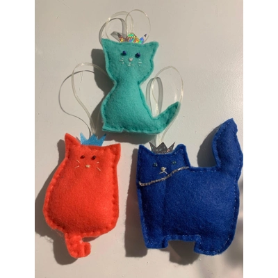 Set of 3 cat ornaments assorti