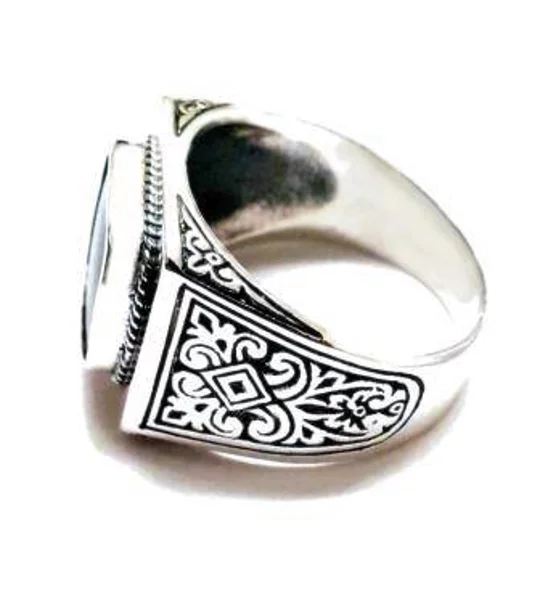 Men's Signet Ring Black Onyx