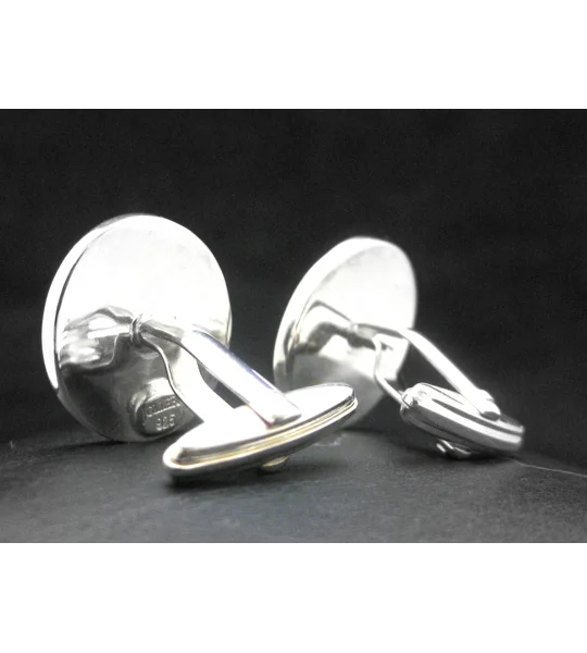 engraved-cufflinks-backside-detail