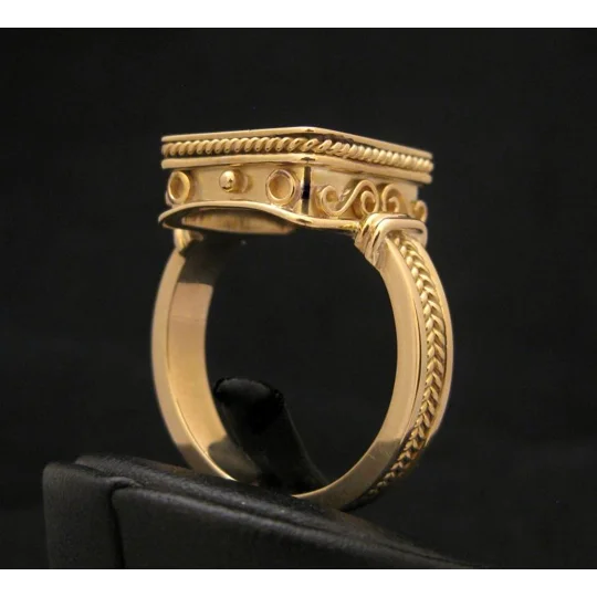 Spartan Warrior Signet Ring Onyx 18KT Gold