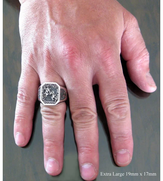 Theseus and the Minotaur Epic Battle Ring