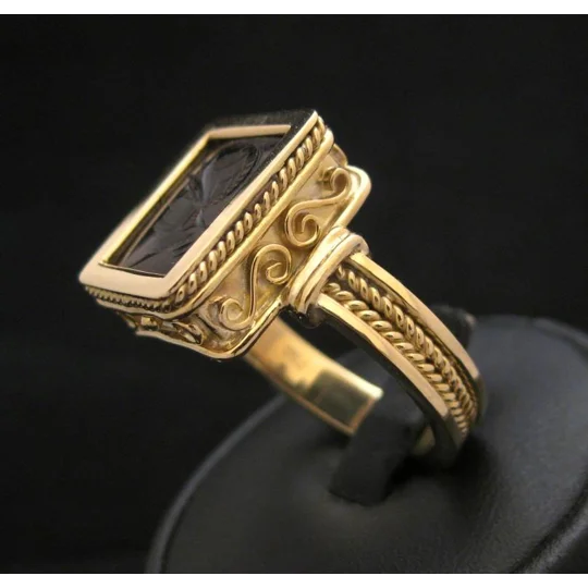 Spartan Warrior Signet Ring Onyx 18KT Gold