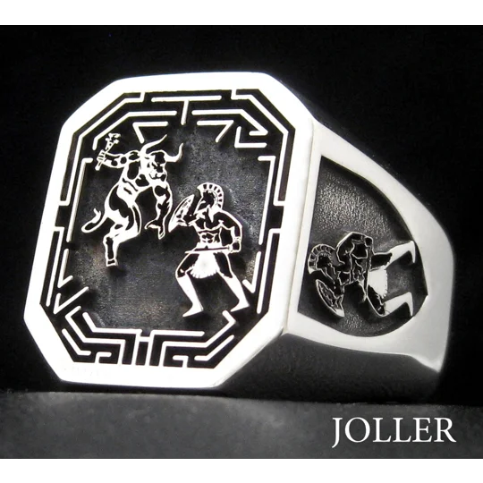 Theseus and the Minotaur Epic Battle Ring