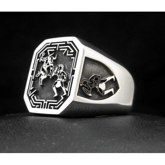 Theseus and the Minotaur Epic Battle Ring