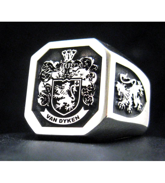 Van Family Crest Ring