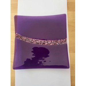 Violet & pink/purple speckles 20cm square plate Violet & pink/purple speckles 20cm square plate