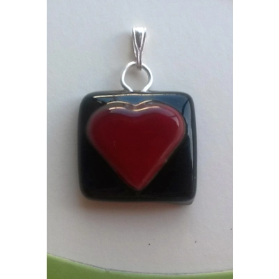 P101 Black & red heart pendant