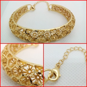 PULSERA ENCANTOS HEXAGONALES CON SEGURO