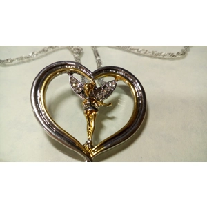 COLGANTE CORAZÓN CON HADA DE ACERO