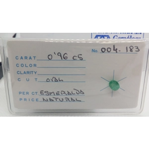 Esmeralda Certificada y lacrada Talla oval 0.96 Cts