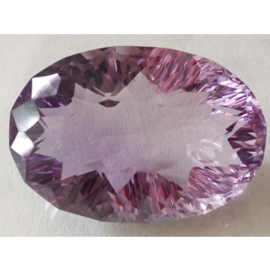 Amatista Boliviana de 20.54 Ct. Corte Oval Cóncavo
