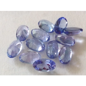 Conjunto de 12 Tanzanitas Ovaladas de 2.84 Ct.