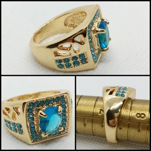 Anillo Dorado Soberano – Talla 7 USA