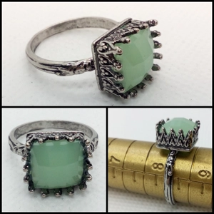 Anillo Reina Verde - Talla 8 USA