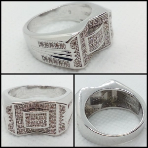 Anillo Plateado con Diseño Geométrico - Talla 8.5 USA