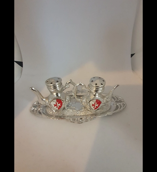 Vintage Malta Kettle Salt & Pepper Shakers W/Tray