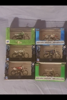 1:32 Scale Die Cast Dirt Bikes - Choose Your Style