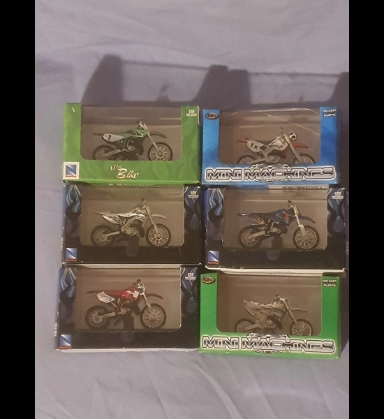 1:32 Scale Die Cast Dirt Bikes - Choose Your Style