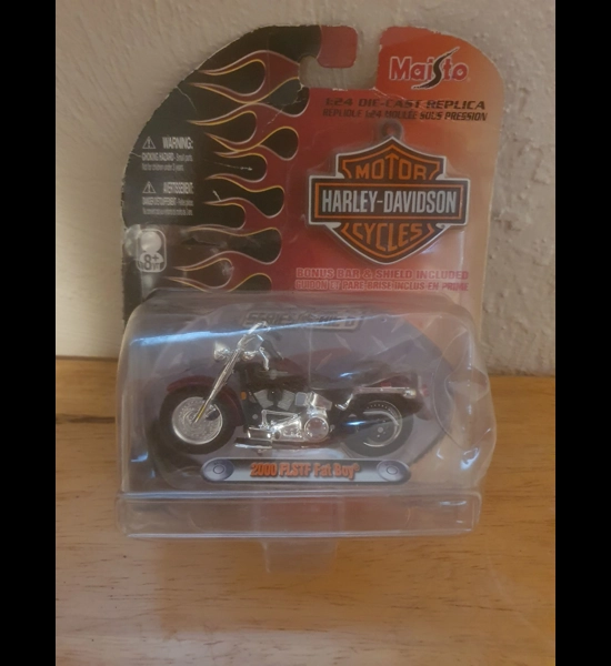 Harley Davidson Maisto 1:24 Scale '00 Fat Boy Die Cast
