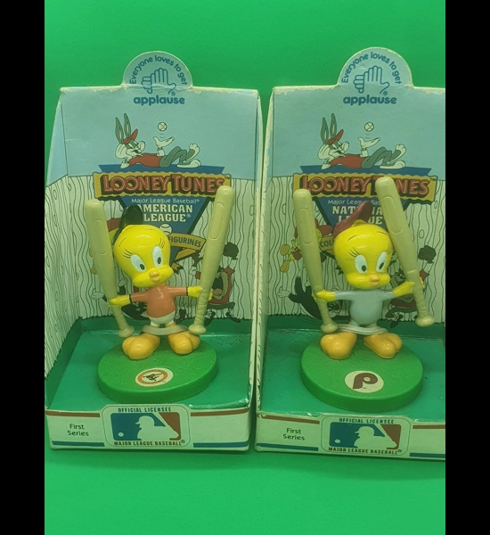 2- Tweety Loony Tunes MLB Figurines