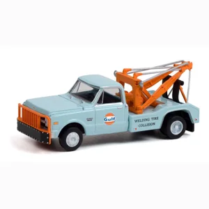 G.L. '69 Chevy C-30 Gulf Wrecker