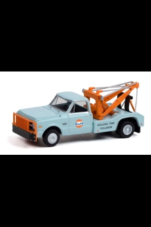 G.L. '69 Chevy C-30 Gulf Wrecker