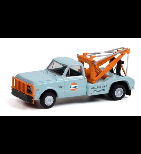 G.L. '69 Chevy C-30 Gulf Wrecker